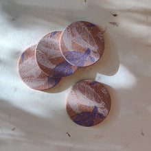 Load image into Gallery viewer, Eco coaster for drinks with sea turtle motif, perfect for mindful dining spaces.