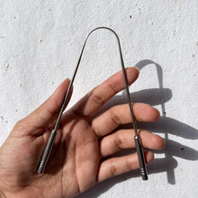 Load image into Gallery viewer, Reusable stainless steel tongue scraper, durable and effective

